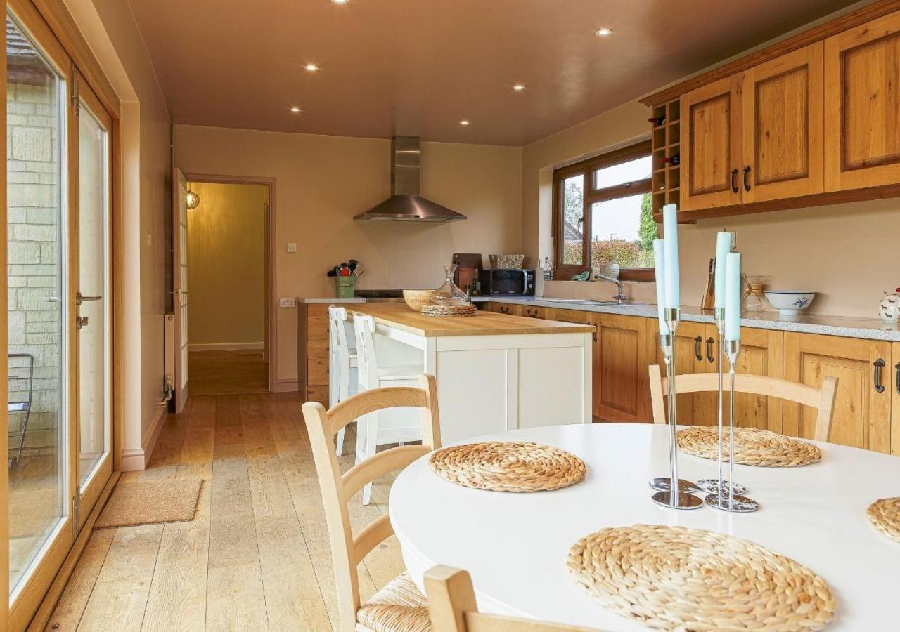Charming 3Bd Cotswolds Family Retreat Villa Bourton-on-the-Water Ngoại thất bức ảnh