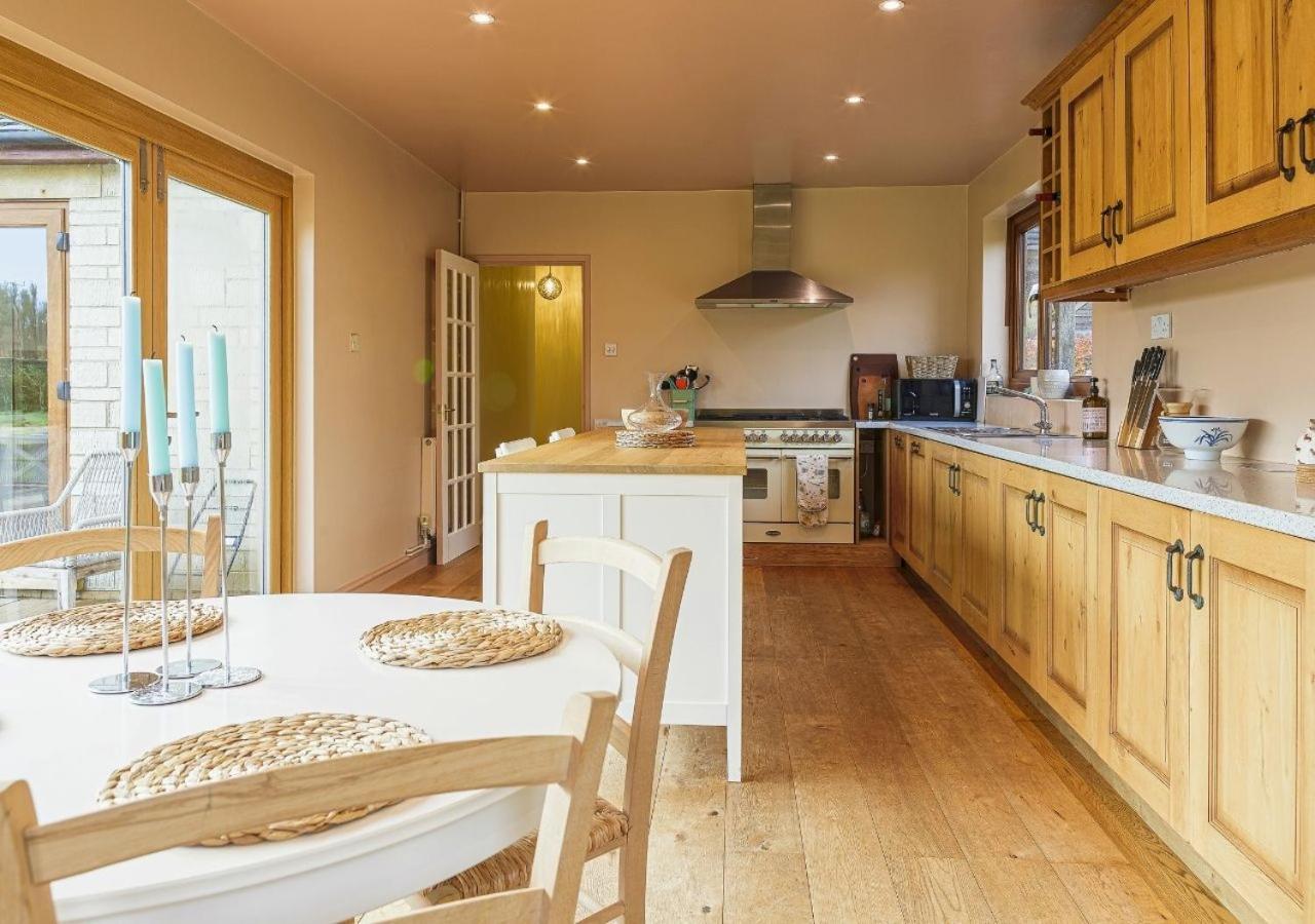 Charming 3Bd Cotswolds Family Retreat Villa Bourton-on-the-Water Ngoại thất bức ảnh