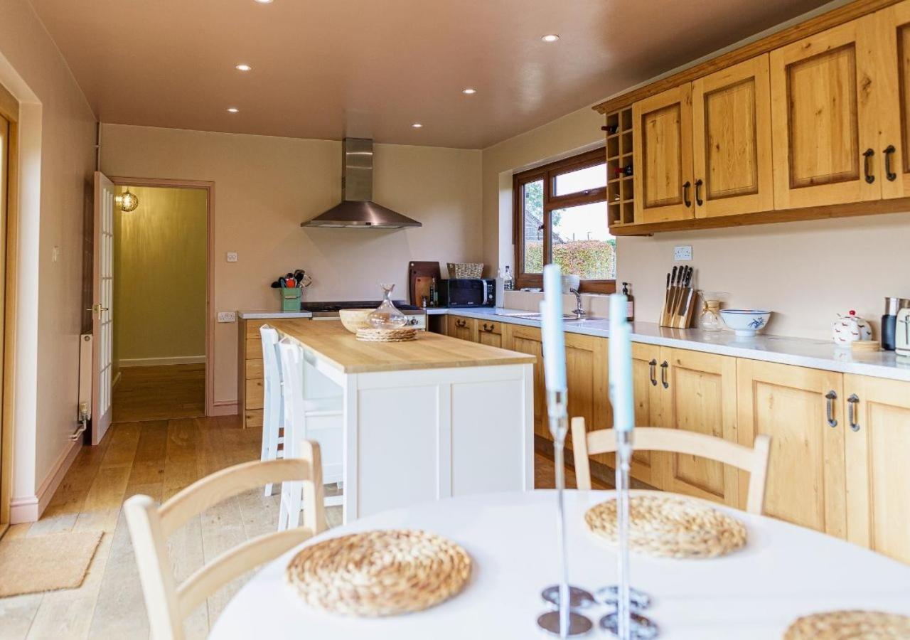 Charming 3Bd Cotswolds Family Retreat Villa Bourton-on-the-Water Ngoại thất bức ảnh